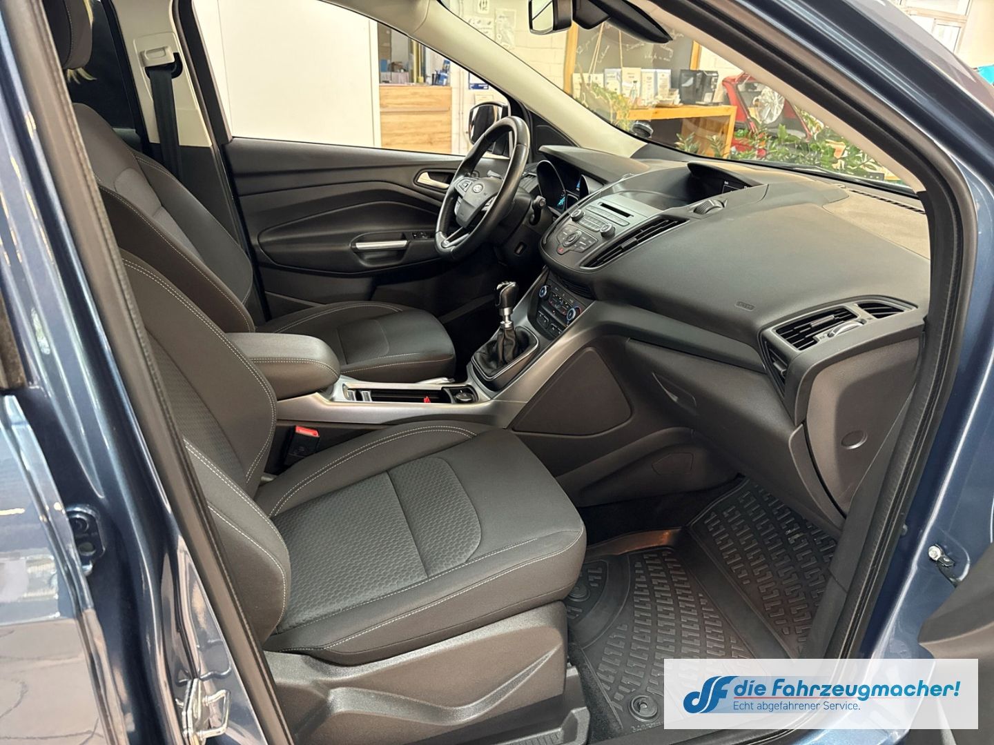 Fahrzeugabbildung Ford Kuga Trend 1.5 EcoBoost EU6d-T DAB SHZ LenkradHZ
