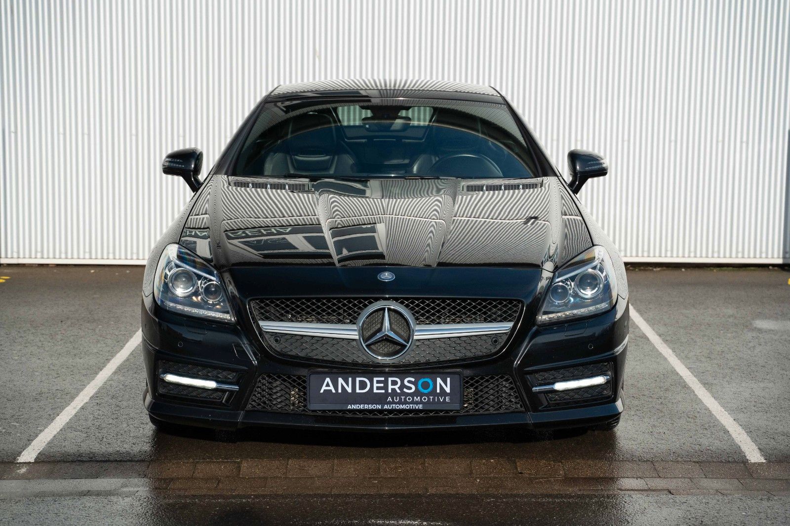 Fahrzeugabbildung Mercedes-Benz SLK 350 AMG PANO AIRSCARF BI-XENON NAVI LEDER