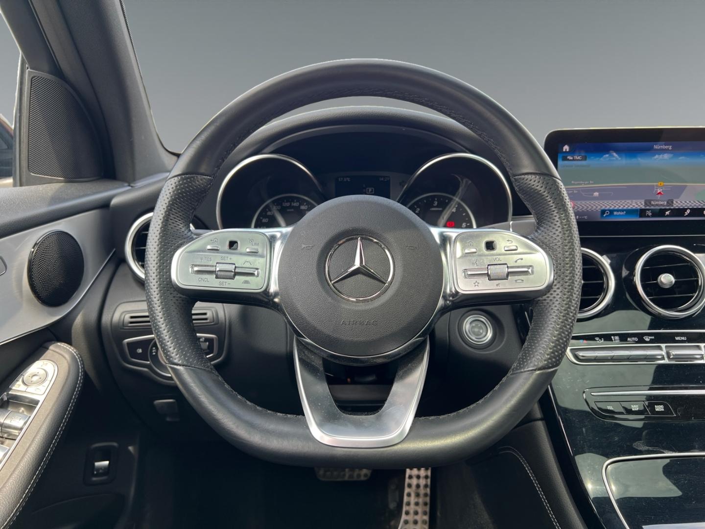 Mercedes-Benz GLC 200 d 4Matic AMG-Line  AHK Panodach Navi LED