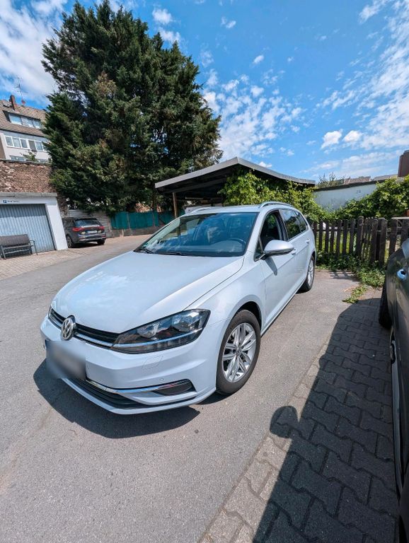 Image of Volkswagen Golf