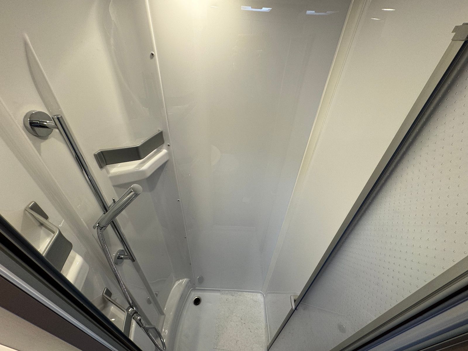 Fahrzeugabbildung Bürstner Lyseo TD 594 - 16.073€ SPAREN!