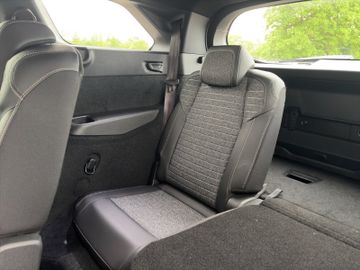 Peugeot 5008 Allure Business HYBRID 145 e-DSC6 AUT