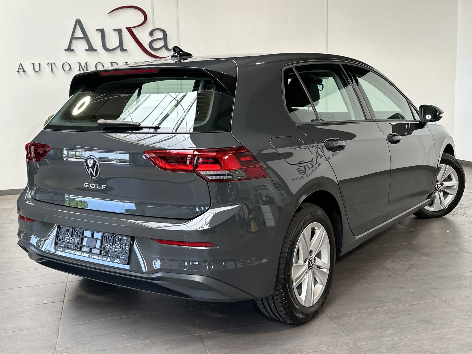 Fahrzeugabbildung Volkswagen Golf 1.5 TSI Life NAV+LED+ACC+CARPLAY+VCOCKPIT