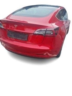 Tesla Model 3 Standard Range Plus RWD *Red/Black*1.HD imagem 3