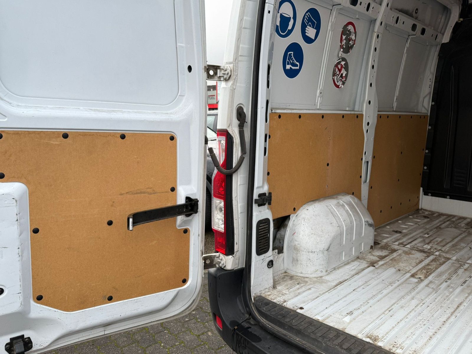 Fahrzeugabbildung Renault Master III Kasten L1H2HKa 3,5t/1.HAND/SCHECKHEFT