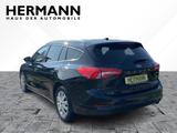 Ford Focus Turnier 1.0 EcoBoost Titanium AHK*CAM*LED - mit Benzin-Antrieb: Schwarz, Stoff, mit ABS, Kombi