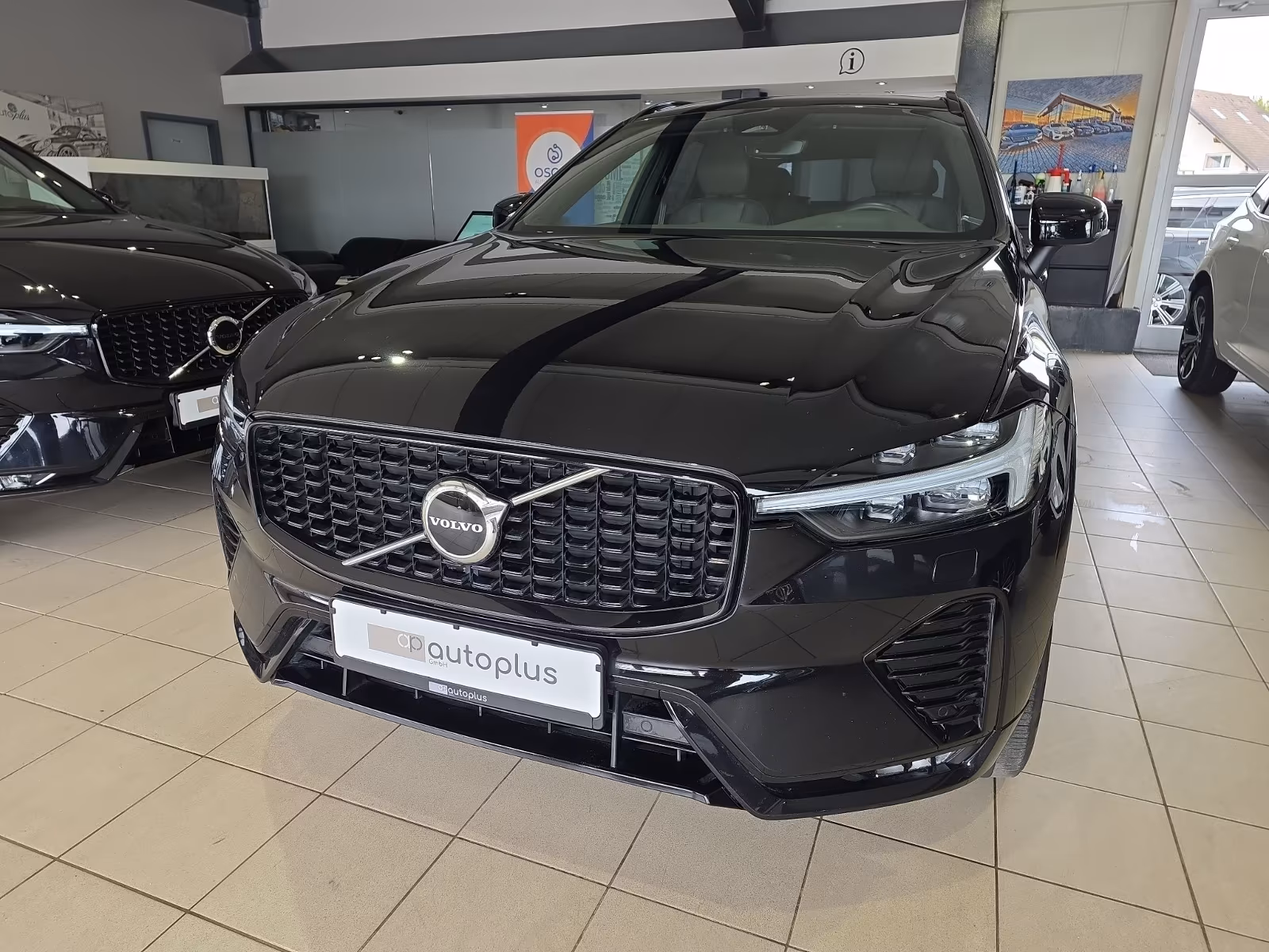 Volvo XC60 B4 (D) R-Design ACC BLIS Sitzklima Pano LED