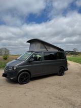Volkswagen T6 Bus Camper Bulli Aufstelldach AHK Transporter - Volkswagen T6 Transporter mit Panoramadach