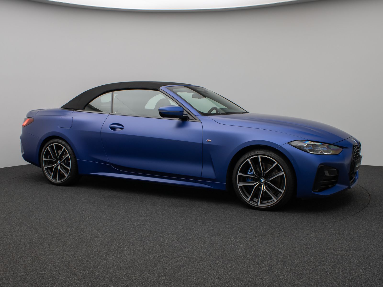 Fahrzeugabbildung BMW M440i xD Cabrio DAB Kamera HUD Individual 19Zoll