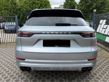 Porsche Cayenne - 8