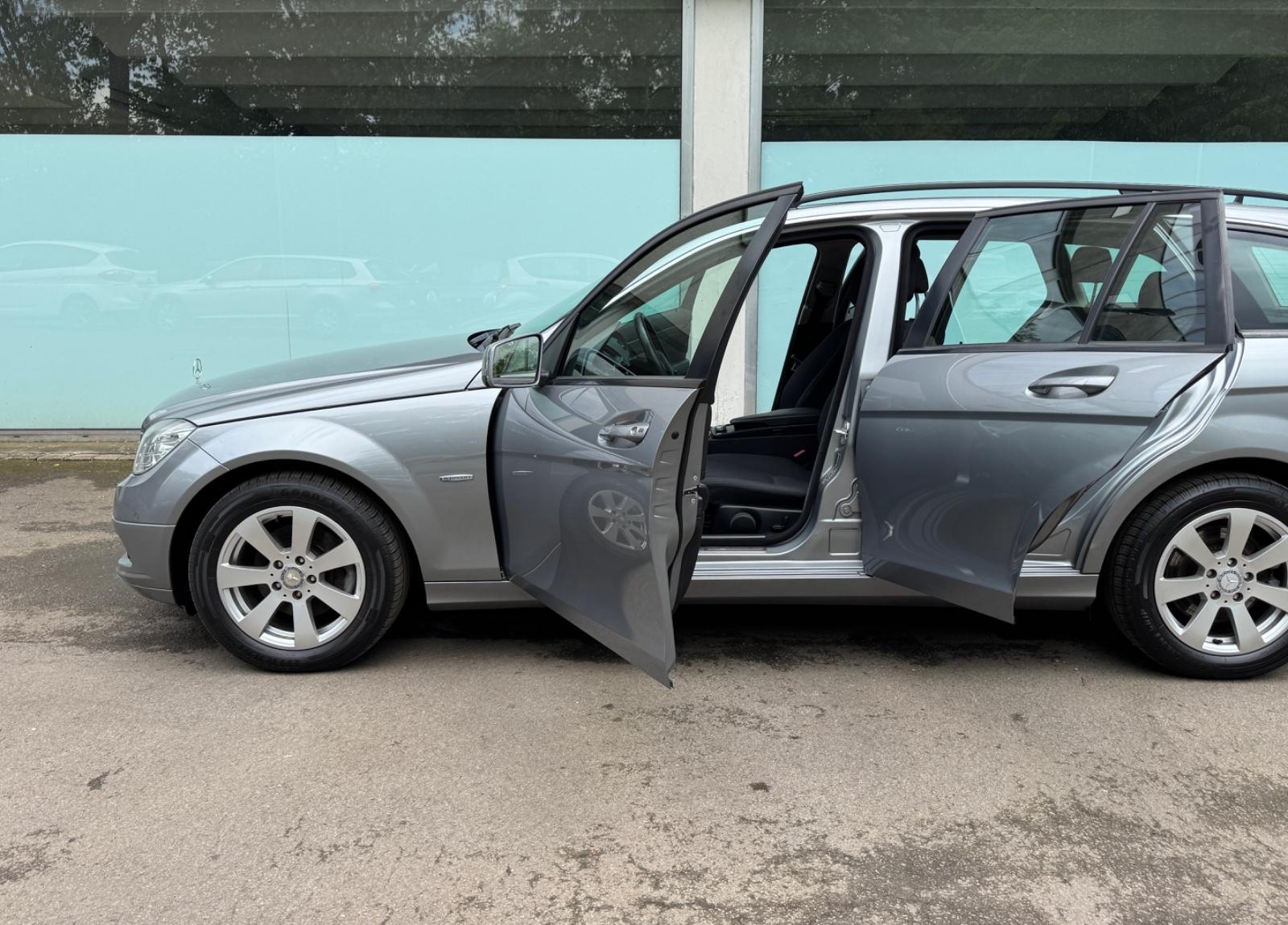 Mercedes-Benz C250 2011 — photo 6