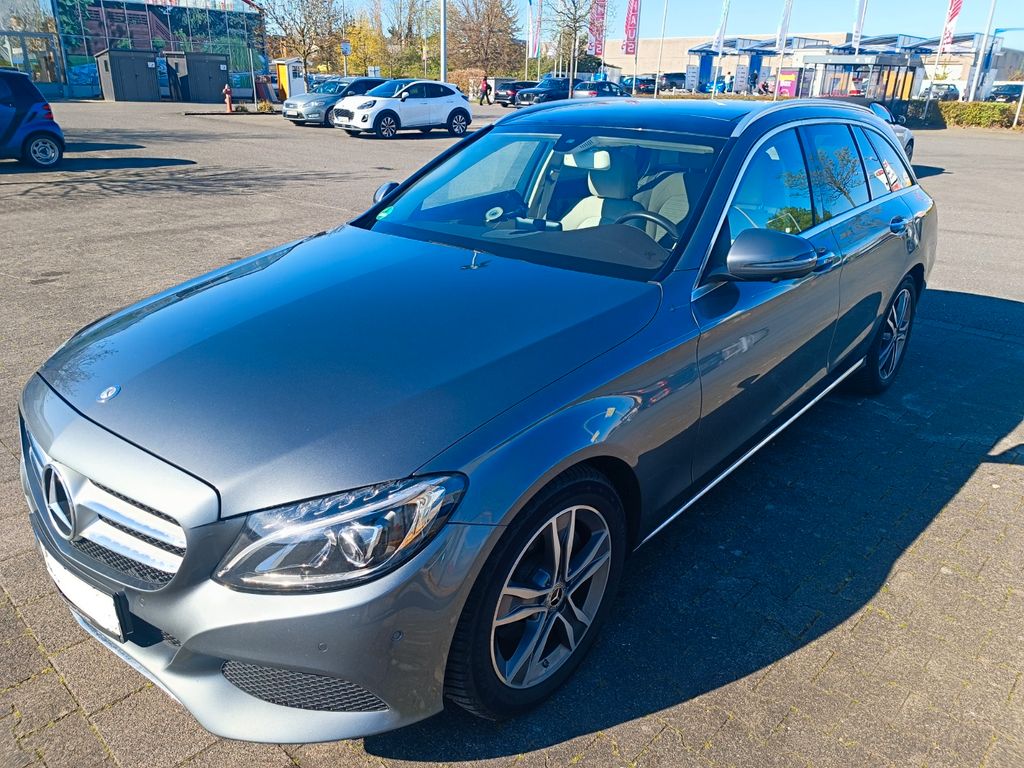Image of Mercedes-Benz C 220