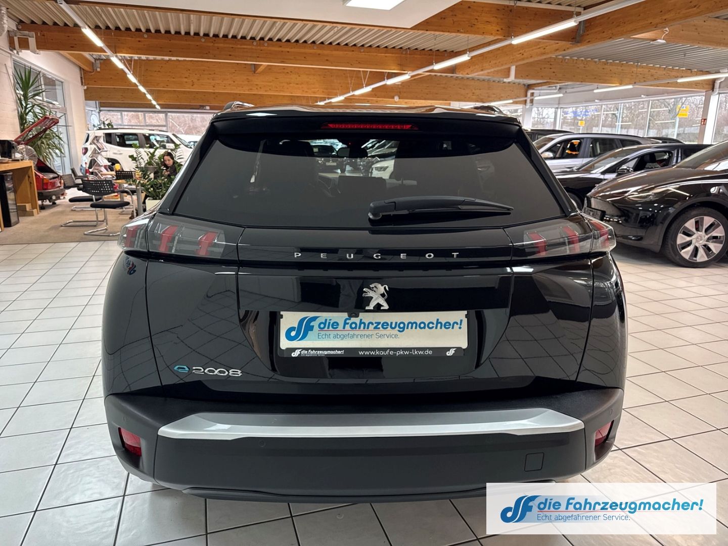 Fahrzeugabbildung Peugeot 2008 e- Allure Pack Navi LED Apple CarPlay Andro