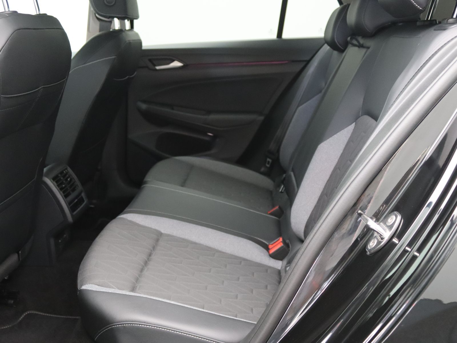 Volkswagen Golf - Bild 12