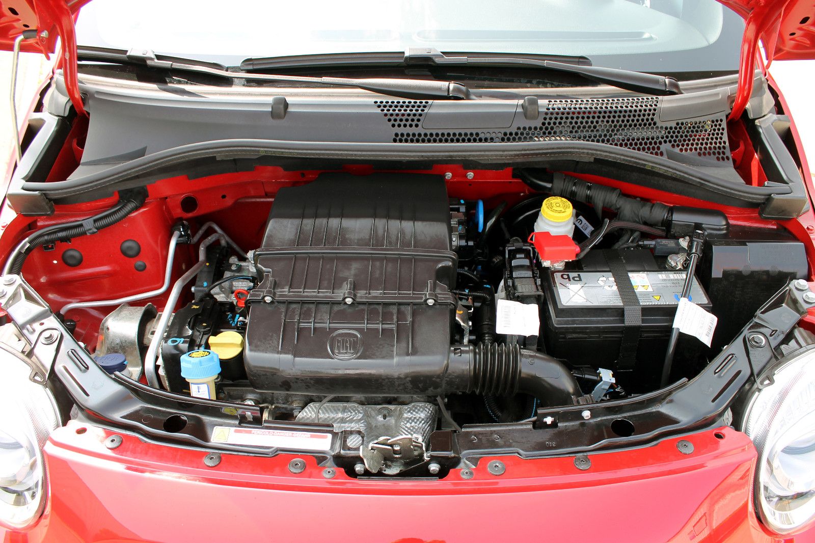 Fahrzeugabbildung Fiat 500 1.2 8V Dualogic LOUNGE Dolce Vita Navigation