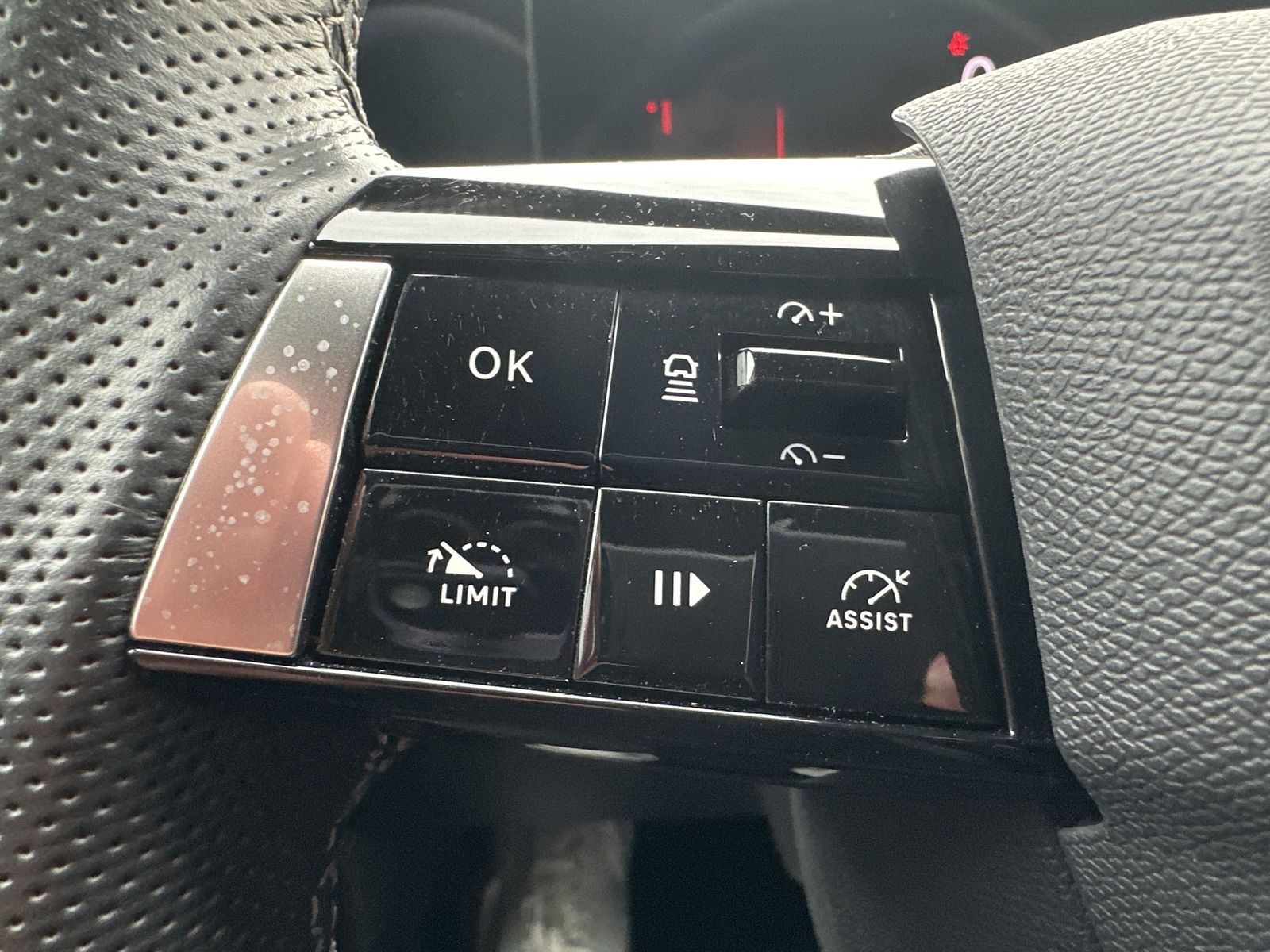 Fahrzeugabbildung Opel Astra ST 1.5 D Ultimate NAV+MATRIX+PANO+HUD+360°
