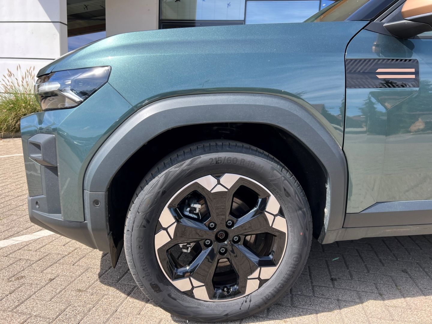 Fahrzeugabbildung Dacia Bigster Extreme HYBRID 155 El. Panodach Navi Dig