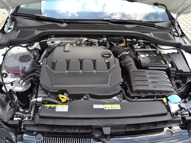 Golf VIII Variant 2.0 TDI DSG Energy AHK/LED/16-