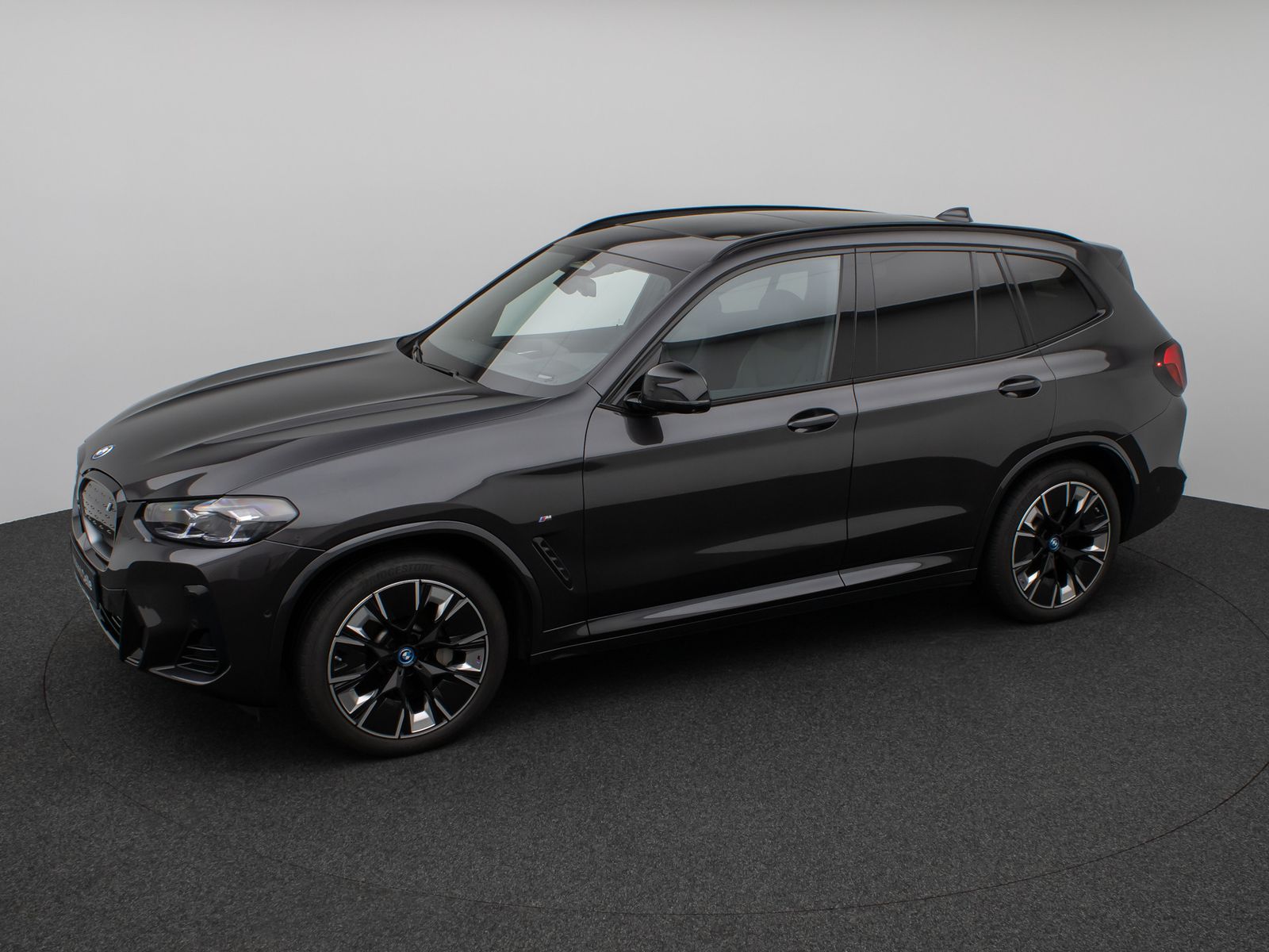 Fahrzeugabbildung BMW iX3 Impressive M Sport Panorama 360°HUD DAB H/K