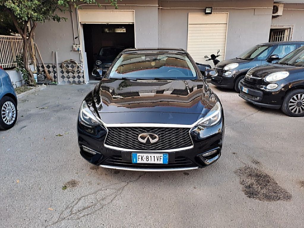Image of Infiniti Q30