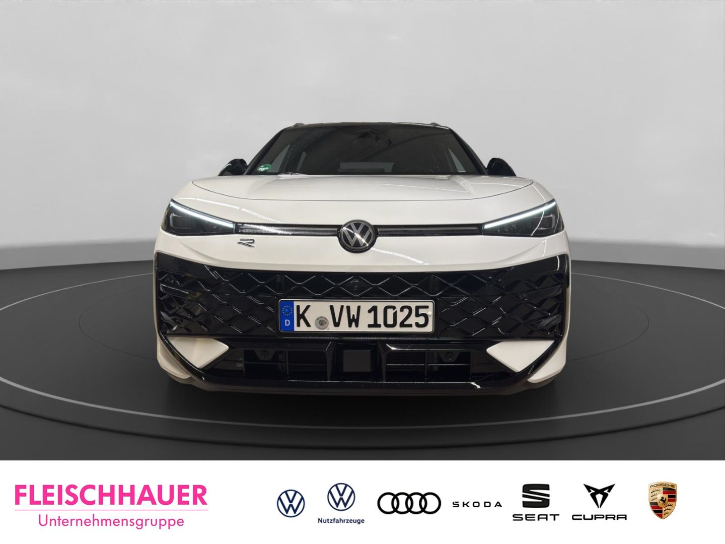 Volkswagen T-Roc R-Line 1.5 l eTSI OPF 150PS NAVI LED AHK S imagem 2