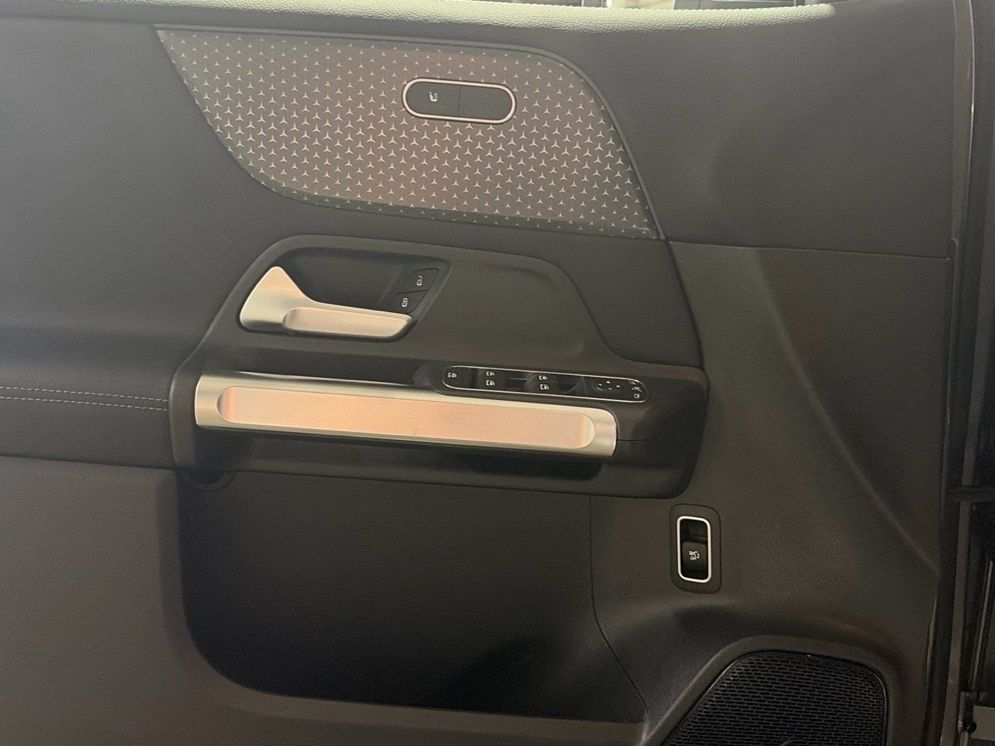 Mercedes-Benz GLB 200 d Progressive Keyless-Go Multibeam AHK foto 15