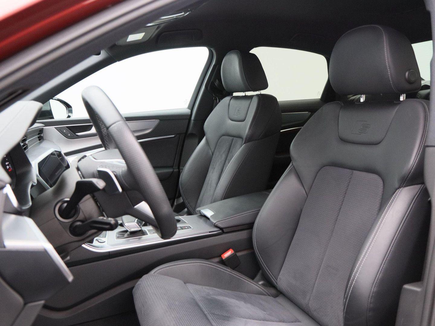 Audi A6 Limousine 40 TFSi 204 Pk S-Line Competition, миниатюра 5