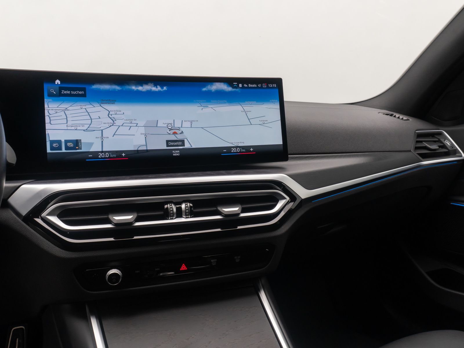 Fahrzeugabbildung BMW 320d M Sport Kamera DAB Standhzng HiFi Alarm HUD