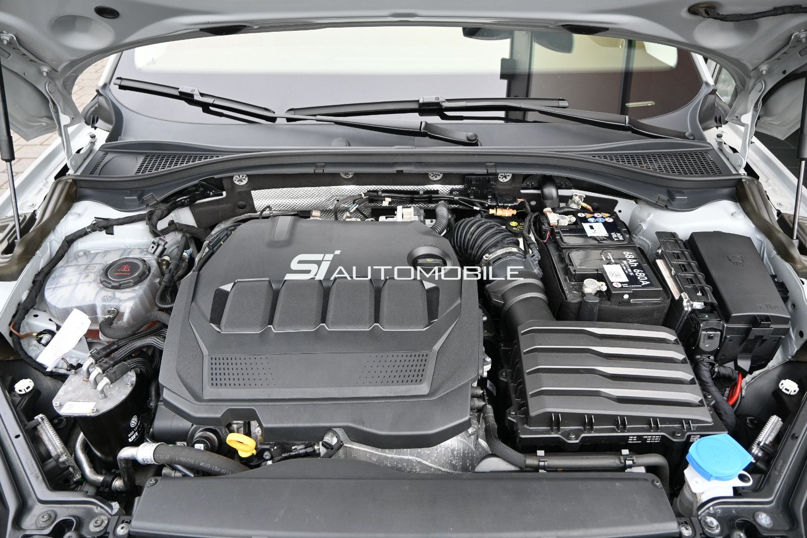 Fahrzeugabbildung SKODA Superb 2.0 TDI DSG 4x4 SCOUT Combi °ACC°AHK°STHZ