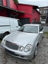 Mercedes-Benz Mercedes E200 , Scheckheft - Mercedes-Benz E 200 aus 2004