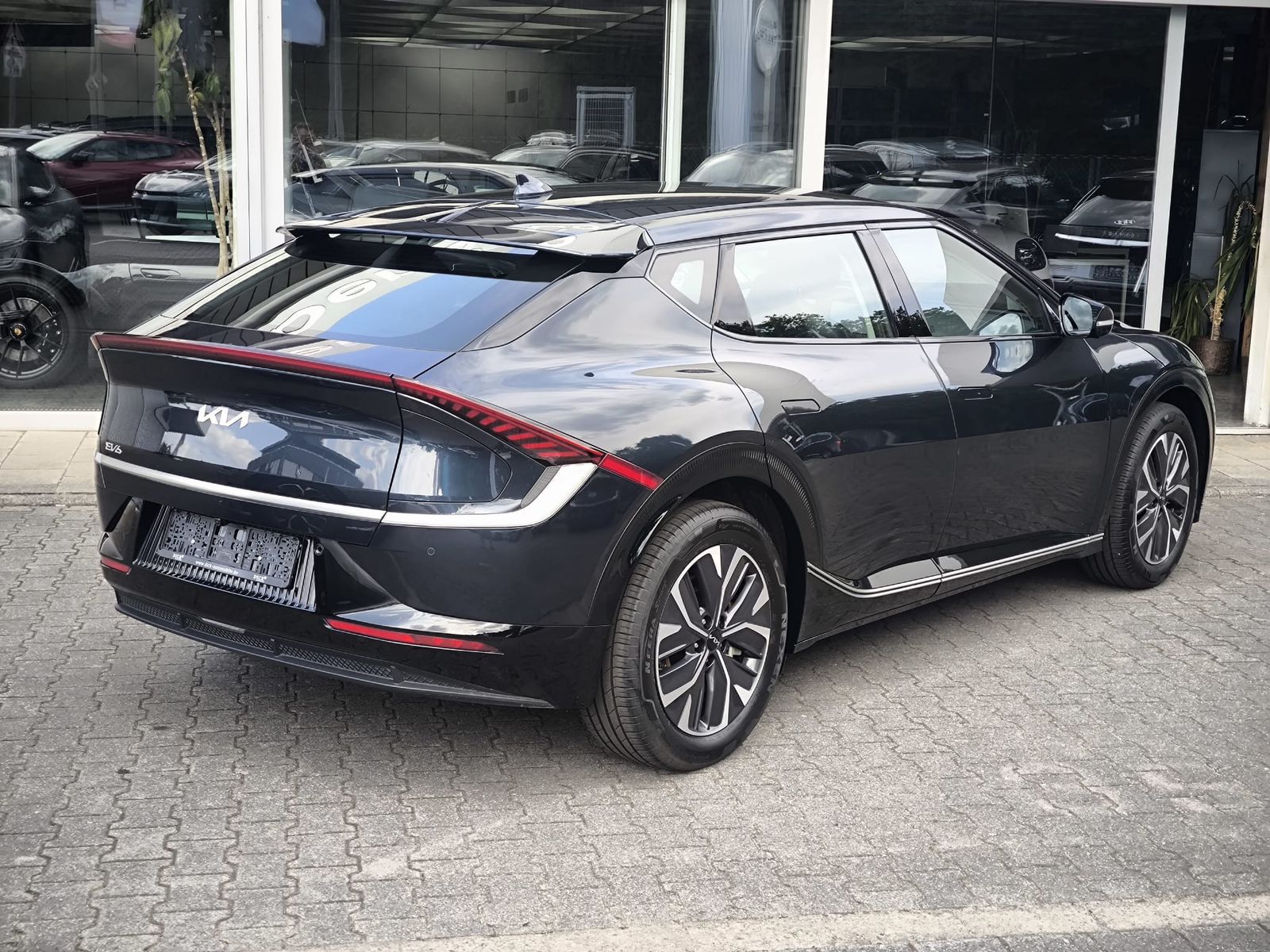 Fahrzeugabbildung Kia EV6 2WD WERKSGAR+NAVI+LED+SHZ+KAMERA+ACC+19"