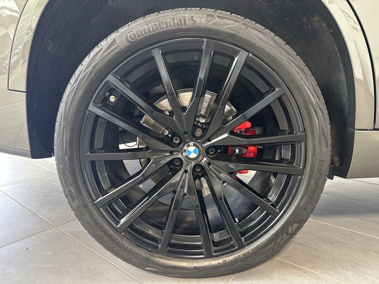 Fahrzeugabbildung BMW X5 xDrive30d M-Sport NAV+LASER+PANO+22ZO+HEAD-UP
