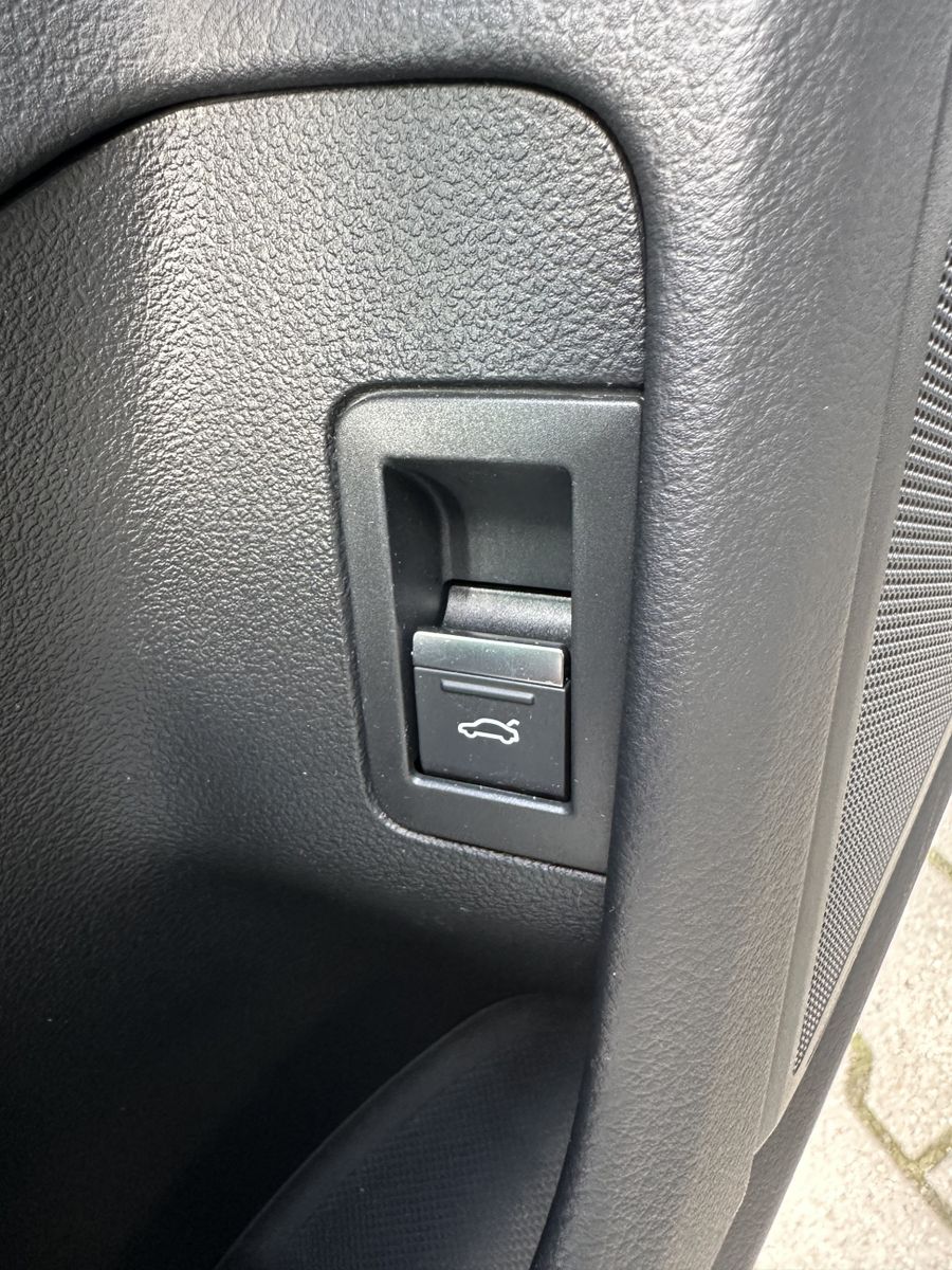 Fahrzeugabbildung Audi A6 Avant 45 TDI Qu S-Line Black NAV+LED+VCOCK+PP