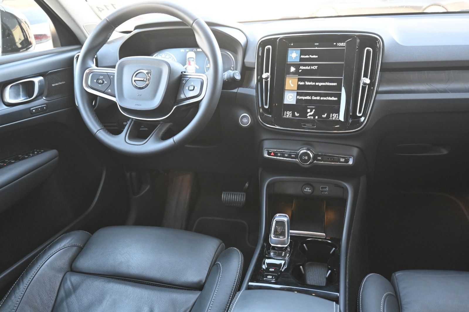 Fahrzeugabbildung Volvo XC40 T5  Plus Dark RC Plug-In Hyb. 2WD