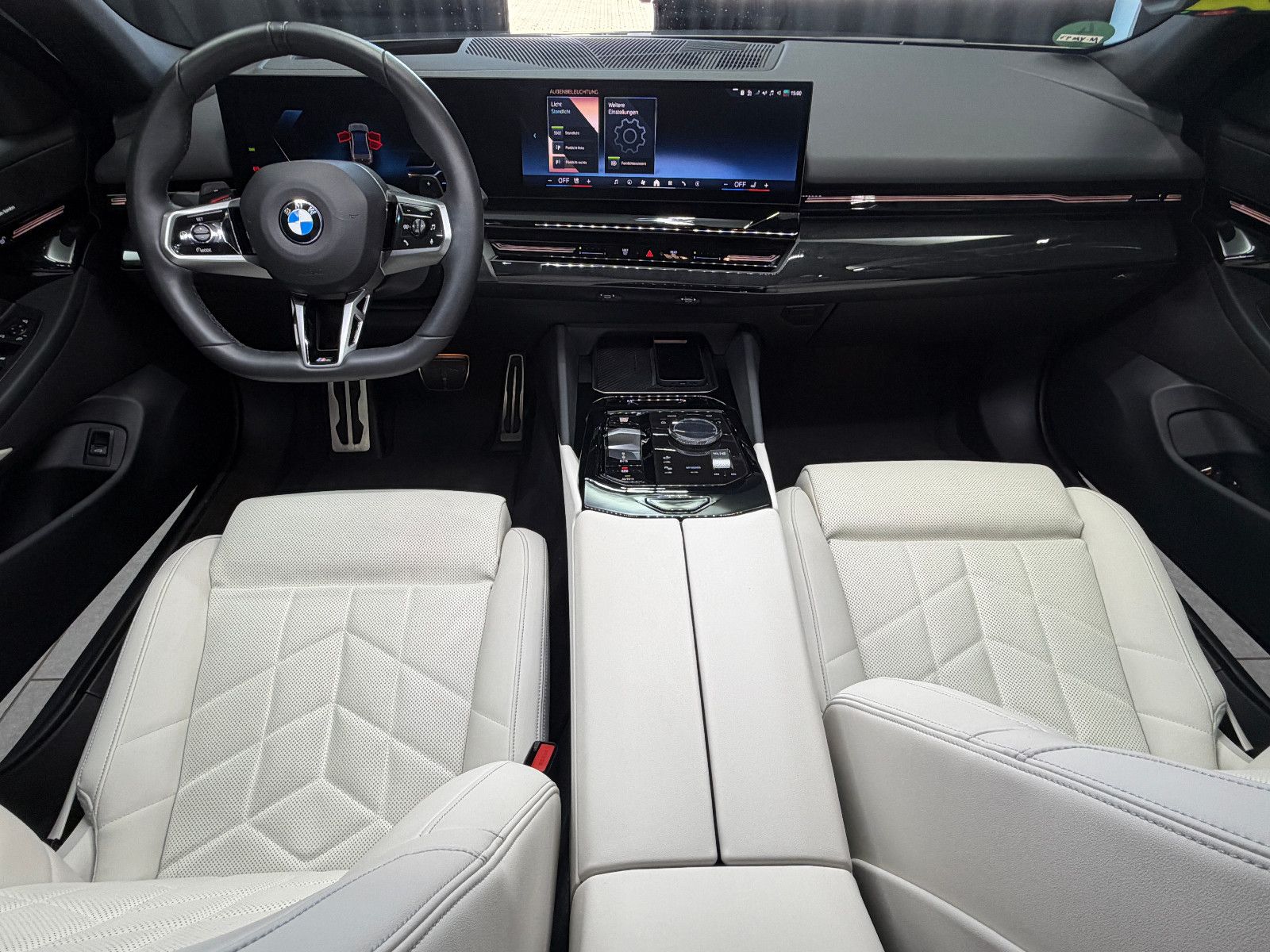 Fahrzeugabbildung BMW 520 d Limousine M Sport|H&K|HuD|Garantie