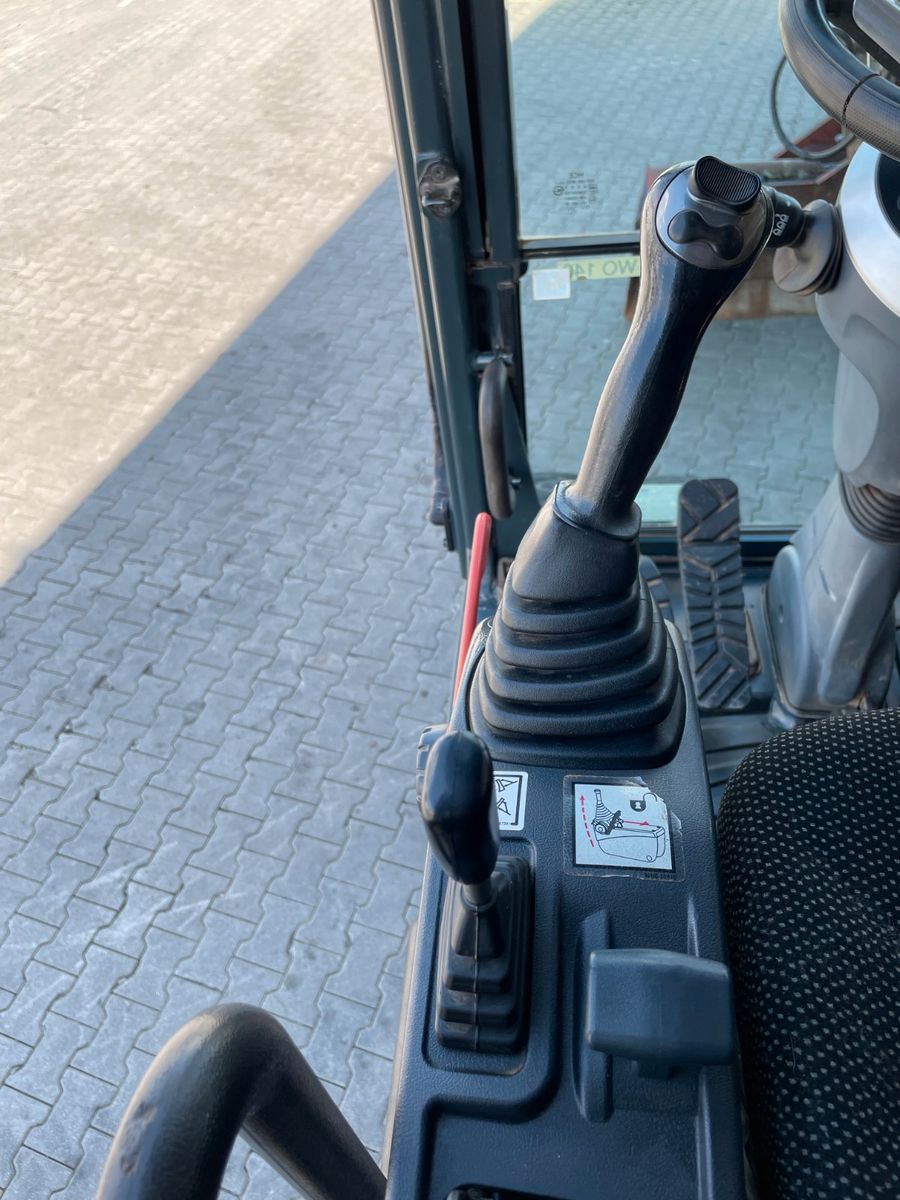 Fahrzeugabbildung Hyundai HW 180 / 3.054h / hydr. Grabenräumer / Klima