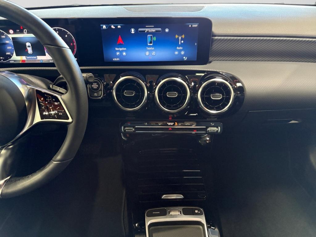 Mercedes-Benz A 180 d PROGRESSIVE|LED|PANO|KAM|SHZ|DAB