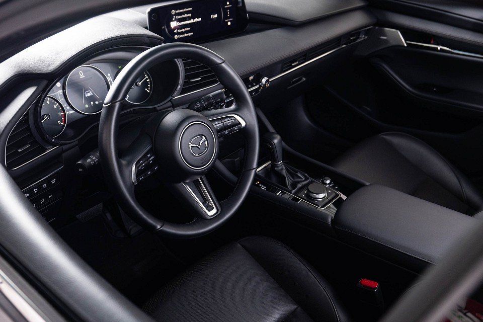 Fahrzeugabbildung Mazda 3 X 2.0i 186PS A/T AWD EXCLUSIVE COMB DASO DESI
