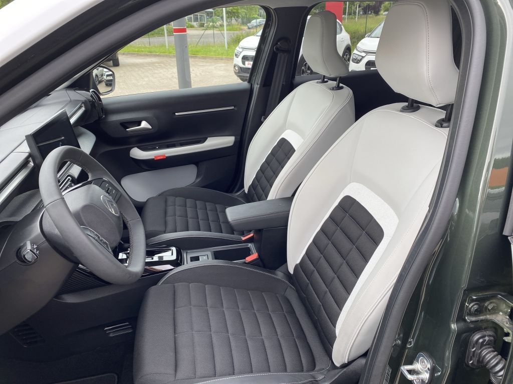Fahrzeugabbildung Citroën e-C3 Aircross MAX *11 kW*Winter-Pak*Cam*Navi*