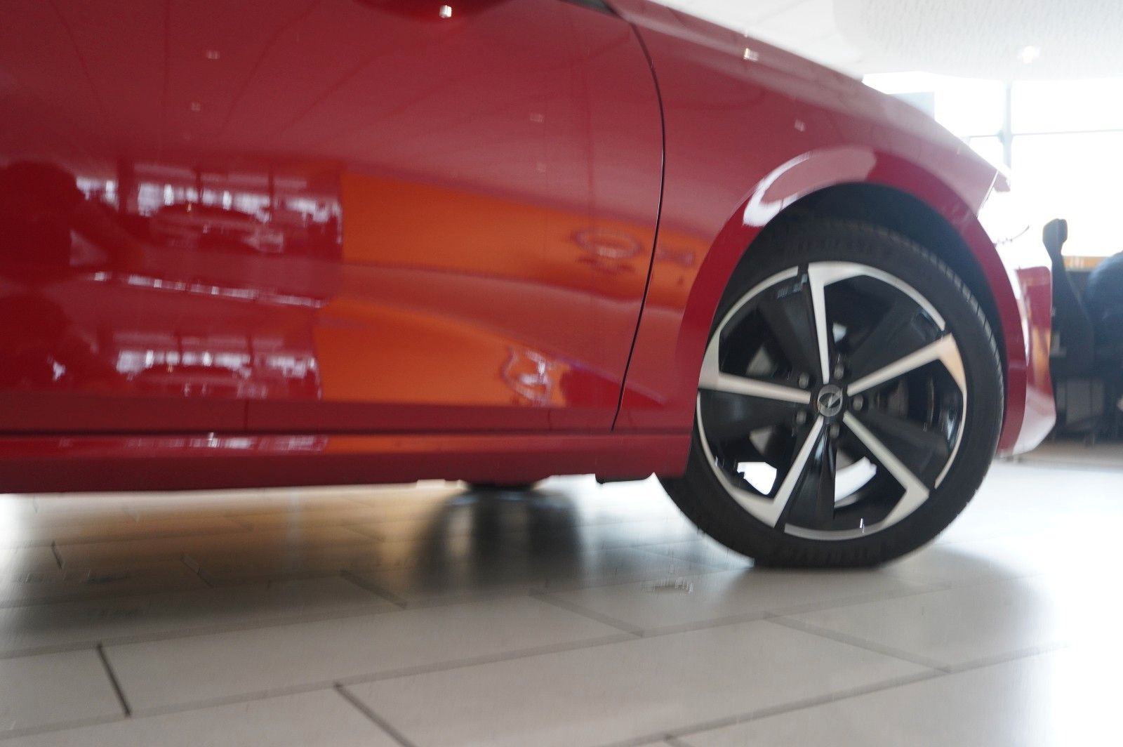Fahrzeugabbildung Opel Astra L Lim. 1.2T ELEGANCE NAVI/LED/KAMERA/SPORT