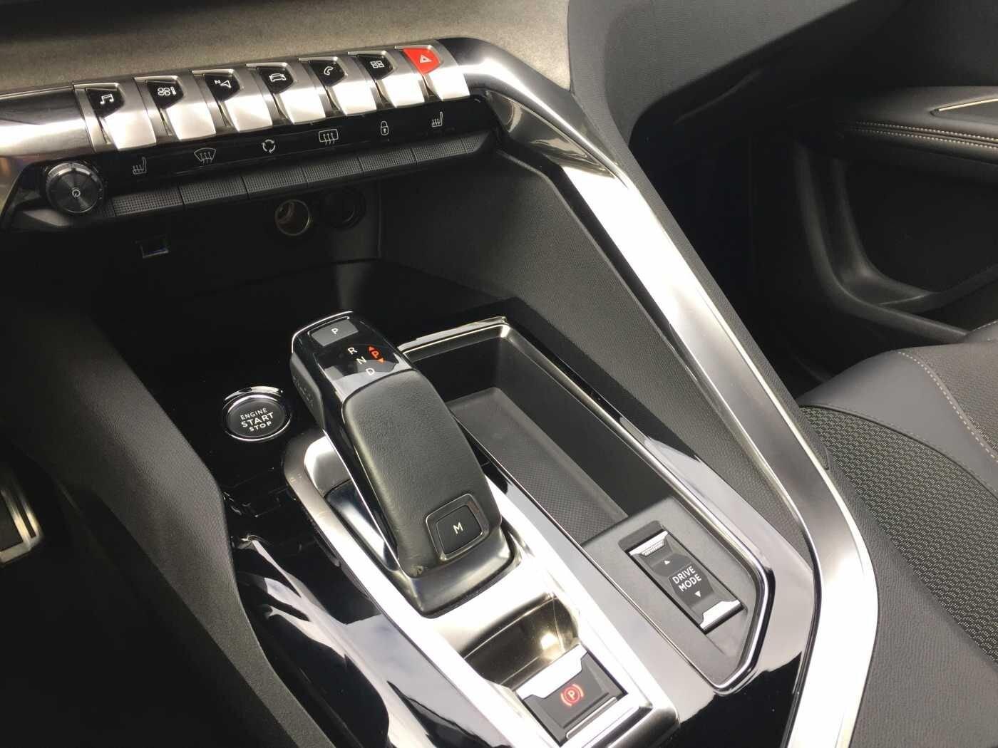 Peugeot 3008 GT AUTOMATIK, BLIS, LED, R-Kamera uvm.