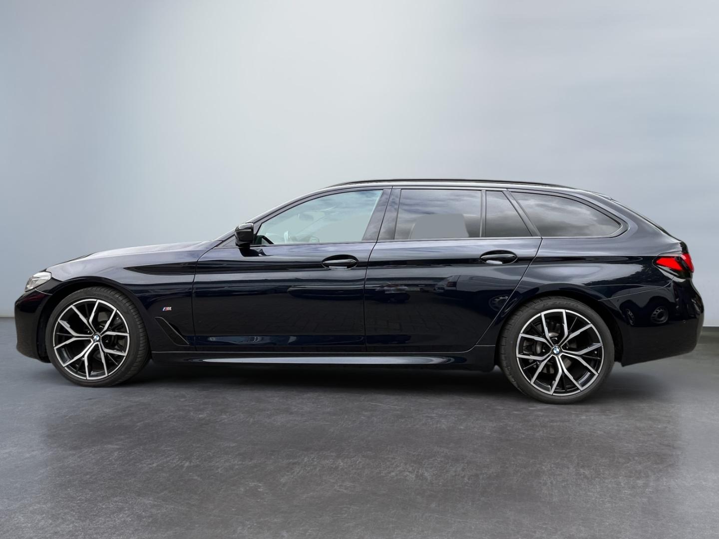 BMW 520 d xDrive Touring M Sport *LED*HiFi*Leder*ACC