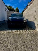 Porsche Cayenne - - - Porsche mit Benzin-Antrieb: Schwarz