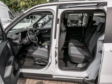 Ford Tourneo Courier 1.0 Titanium Assistenz-Paket