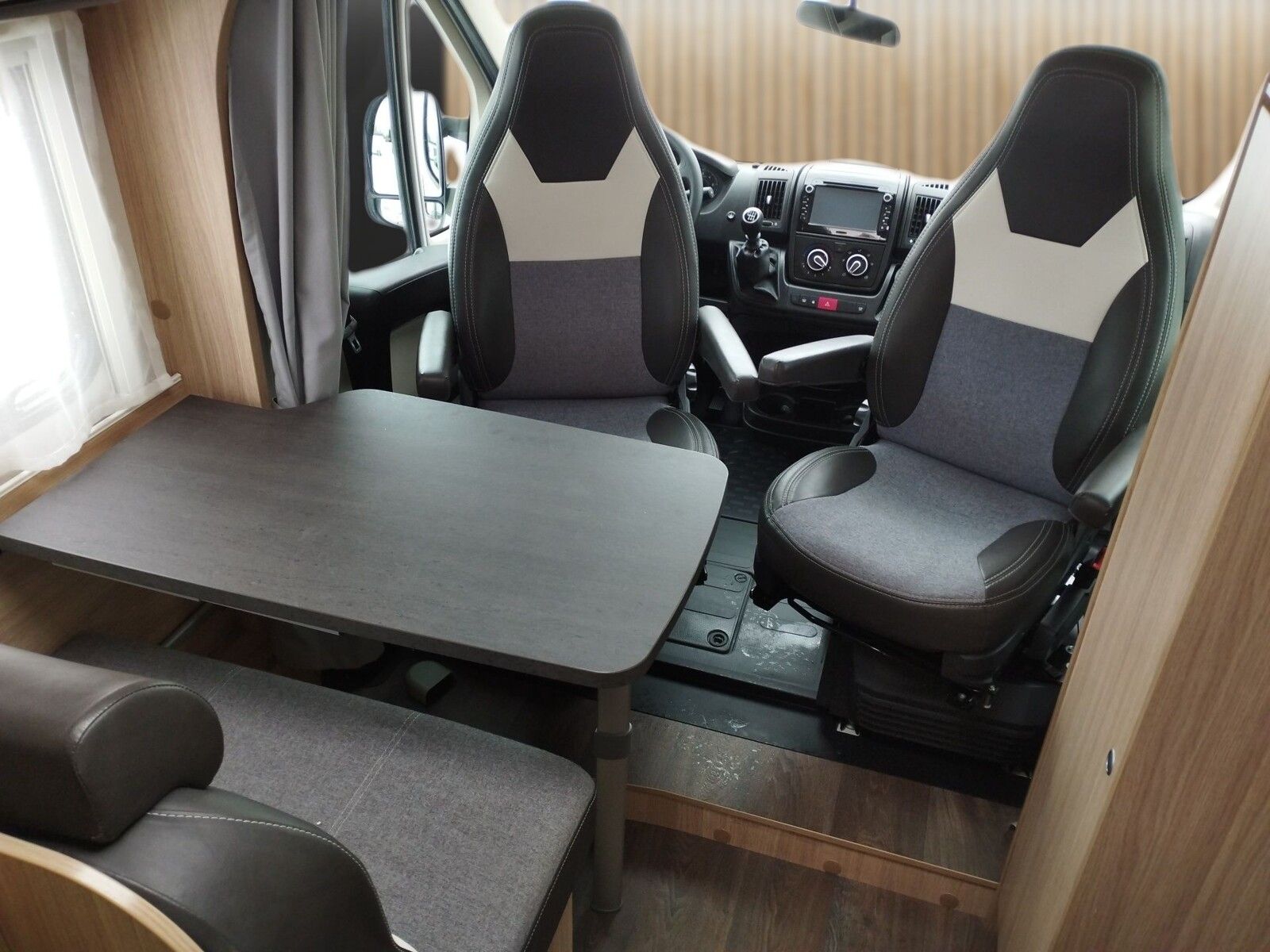 Fahrzeugabbildung Sunlight V 60 RFK,Fahrradträger