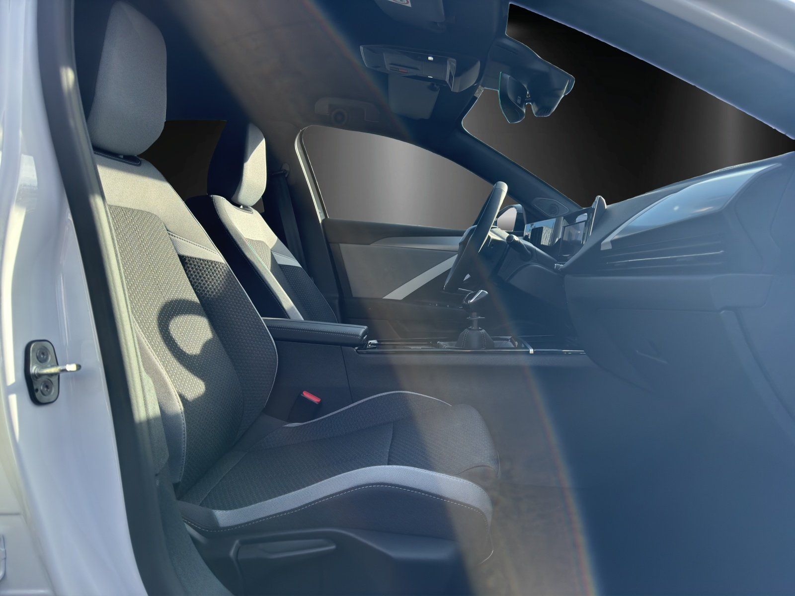 Fahrzeugabbildung Opel Astra 1,2 Turbo Edition AHK/KOMFORT/AGR-SITZ/PD