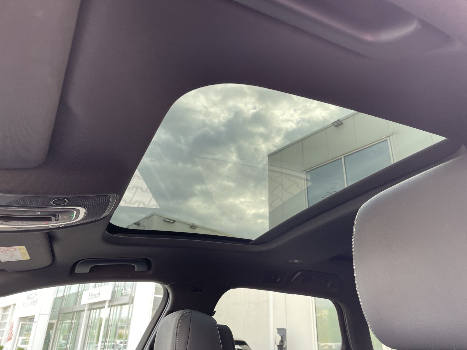 Fahrzeugabbildung Audi A6 Avant TFSI e quattro S line Matrix Navi SHZ