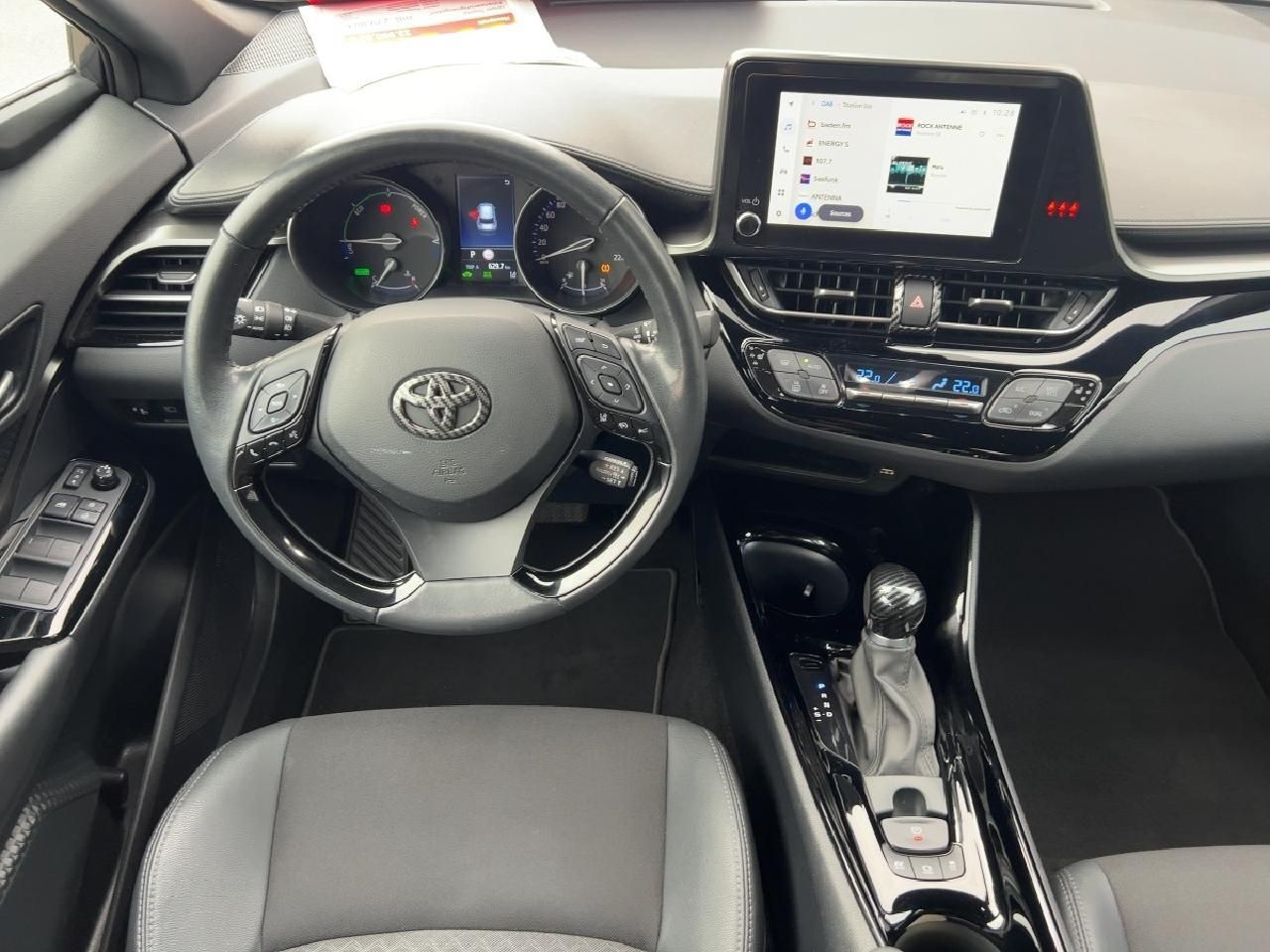 Fahrzeugabbildung Toyota C-HR 2,0 Hybrid Team D 4x2