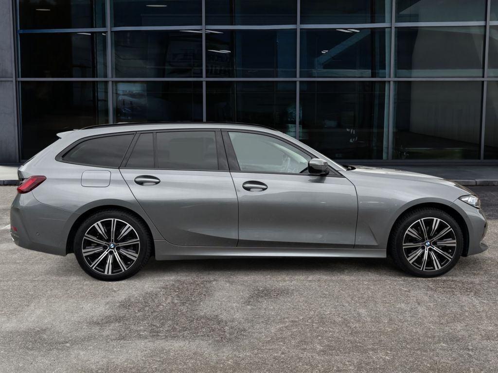 Fahrzeugabbildung BMW 320i Touring Aut.