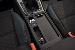 VW Golf VII Lim IQ.DRIVE~ACC~Navi~Parklenkassistent
